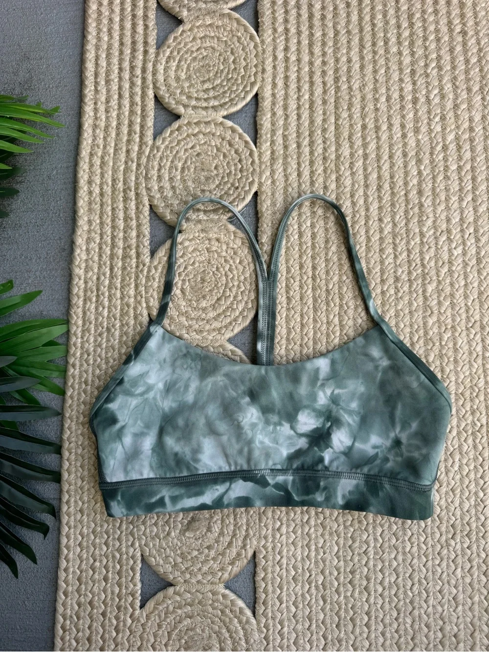 lululemon athletica Green Tie-Dye Light Support Sports Bra Size 6